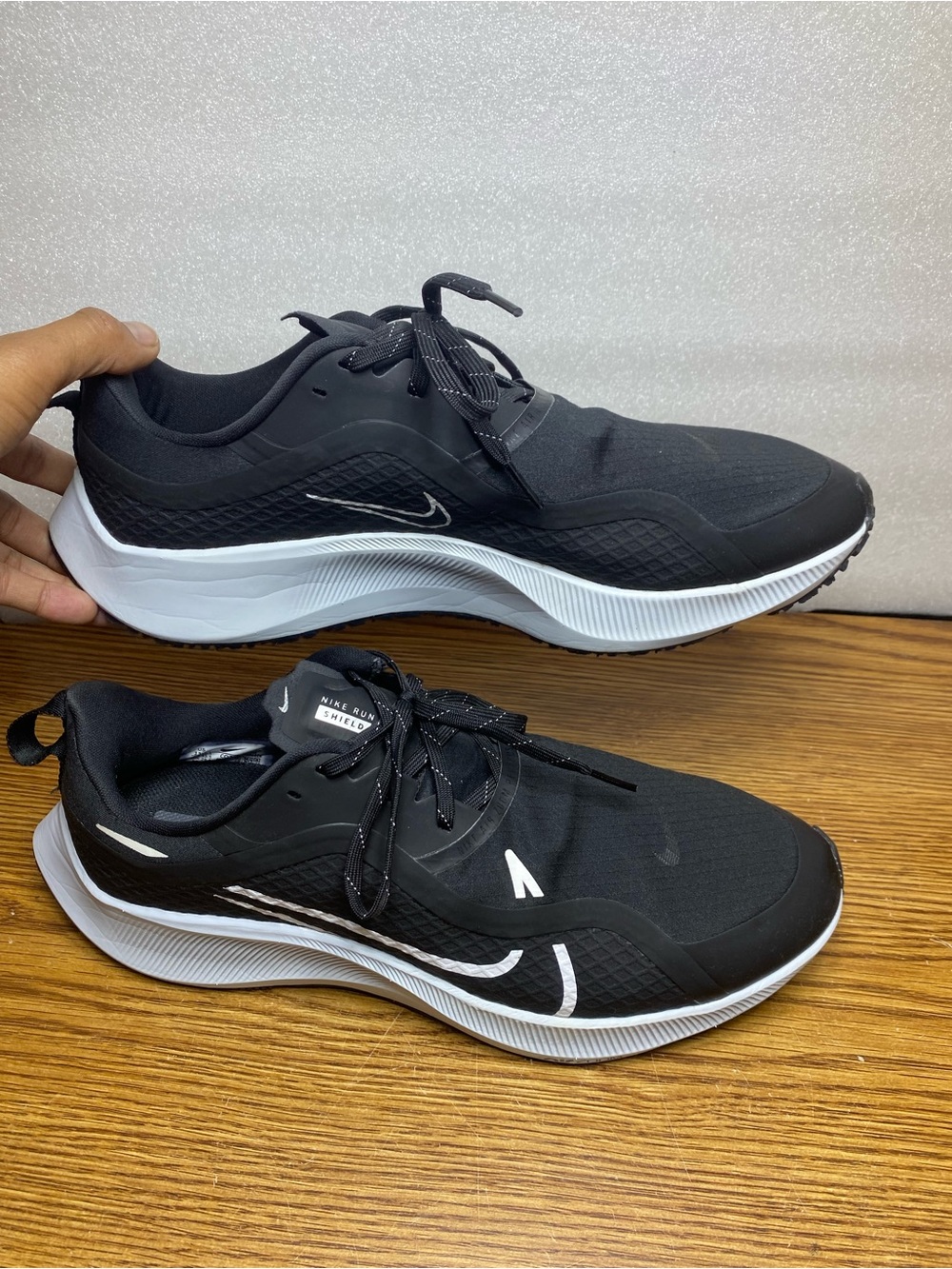 Nike Air Zoom Pegasus 37 Shield Men's Size 11.5 Running Shoes Black CQ7935-002